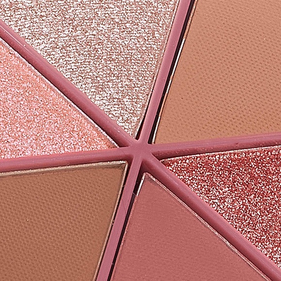 EM Cosmetics Divine Skies Eyeshadow Palette!!! - Picture 2 of 3